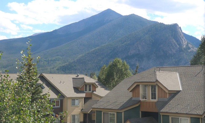 Frisco Condo | Frisco condo with huge upstairs loft close to shopping, ski resorts, and I-70