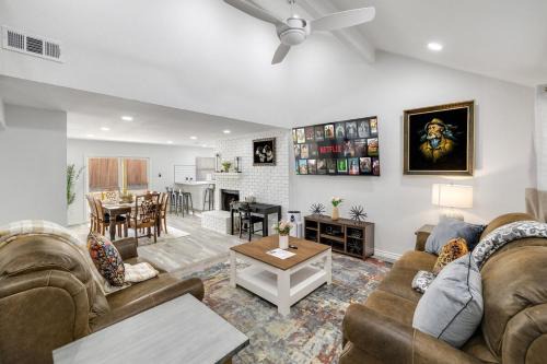 Frisco House | Frisco Getaway Hometel w the Spa and Outdoor Kitchen