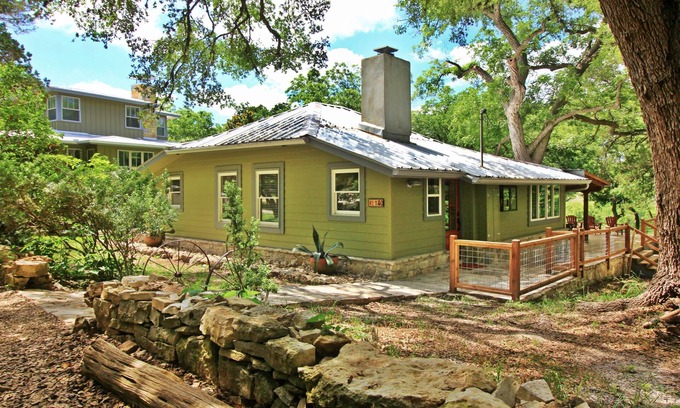 Wimberley House | Frog Cottage on the Blanco River - Charming 2 Bedroom Close to Downtown
