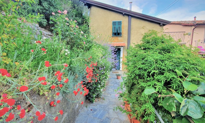 Ricco del Golfo di Spezia House | From Framanco 1. Oasis for 3 in the green near 5 Terre - Relax - Sea - Culture