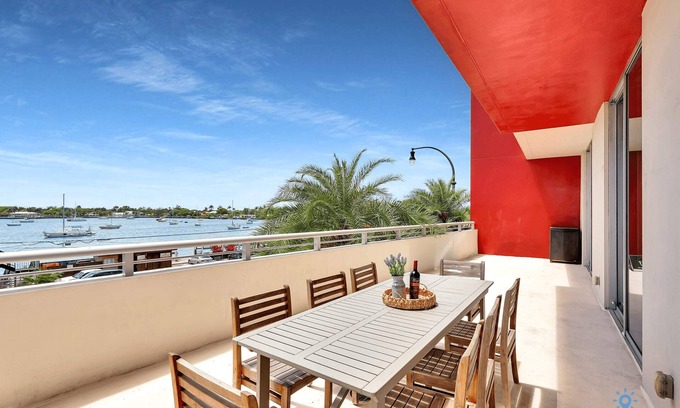 Hollywood Apartment | Front Bay View Terrace| Rooftop Pool| Near Beach