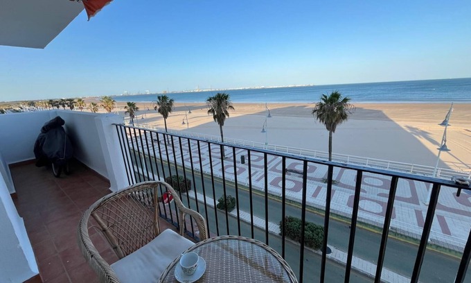 El Puerto de Santa Maria Apartment | Front line beach apartment in Puerto de Santa María (Cádiz)