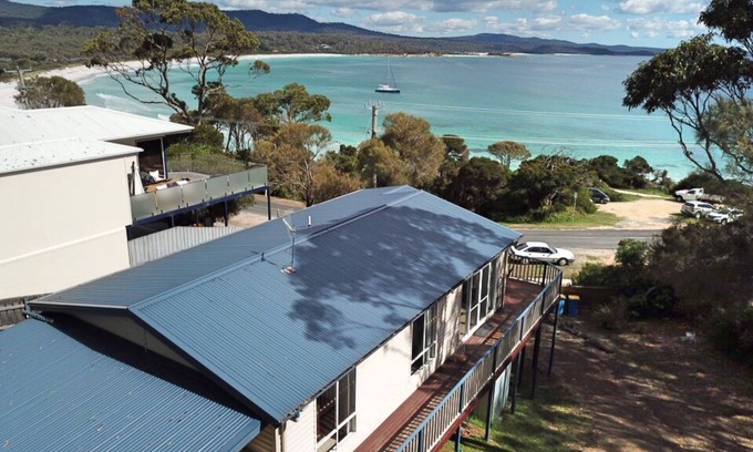 Binalong Bay House | Front Row Beachfront