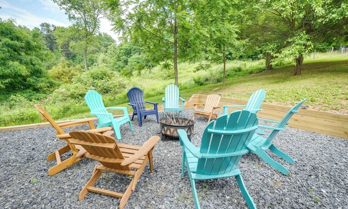 Front Royal Apartment | Front Royal Studio w/Mtn Views & Brick Oven