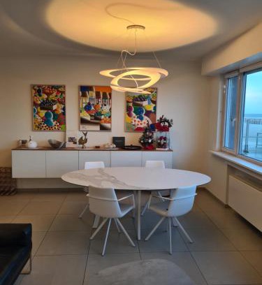 Ostend City Centre Apartment | frontaal gelijkvloers seaview 80m² 2 slp