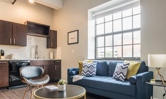 Downtown Kansas City Apartment | Frontdesk | Convenient 1BR Near Barney Allis Plaza
