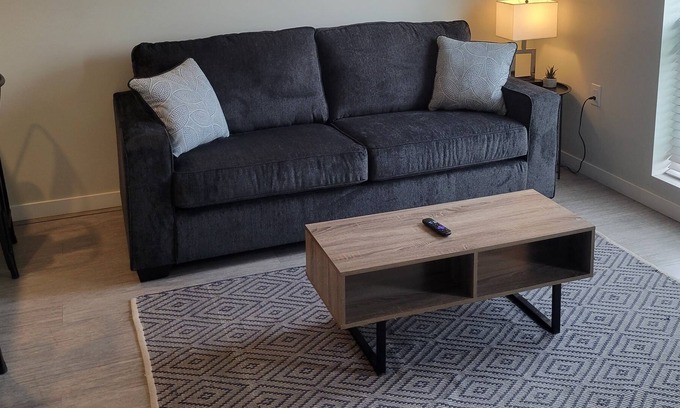 Downtown Des Moines Apartment | Frontdesk | Simple + Roomy 1BR Apt