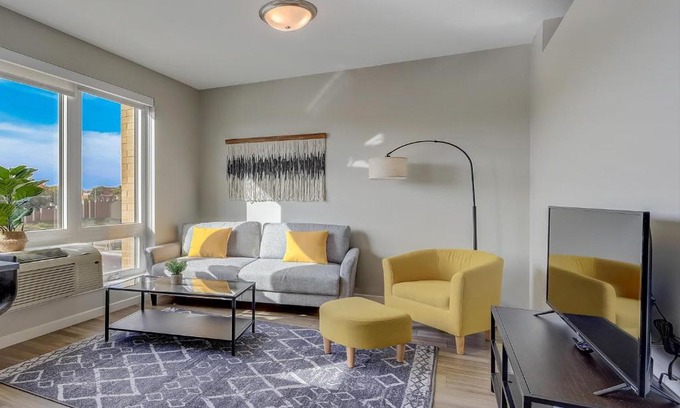 Powderhorn Apartment | FRONTDESK The Central Apts Minneapolis