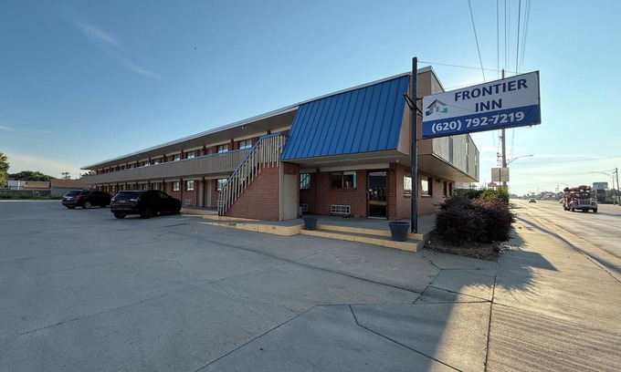 Great Bend Hotel | Frontier Inn