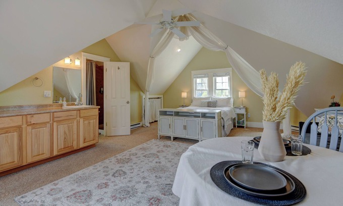 Fort Collins Apartment | Ft Collins Tree Top Loft in Center of Old Town