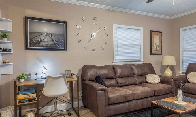 Columbus House | FT Moore Beautiful Cozy Oasis
