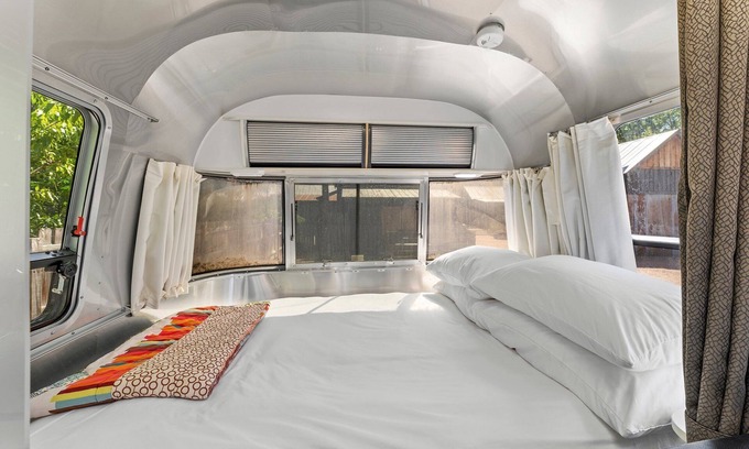 Comfort House | Full Bed with Bathroom, Kitchenette and Mini Fridge