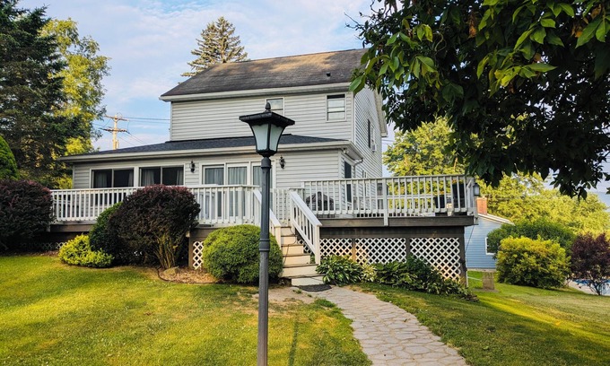 Oneonta House | Full Count - Baseball Lodging in Oneonta