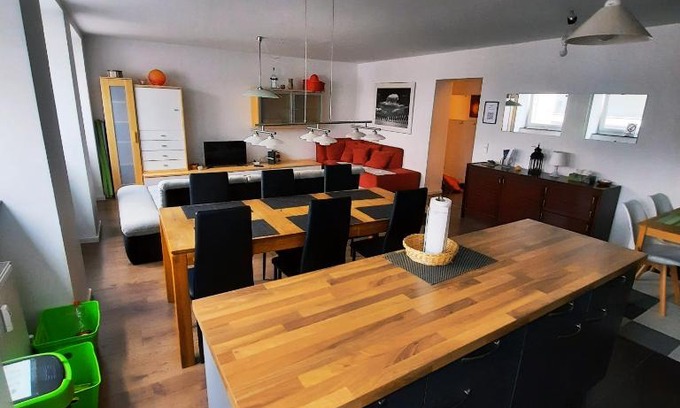 Nauwieser Viertel Apartment | FULL FLAT 3 BEDROOMS SAARBRUCKEN CENTER -11 PEOPLE