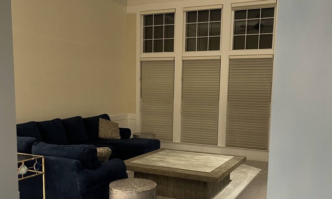 Waldron House | Full House Best Location in Kansas City ! Close to airport and down town.