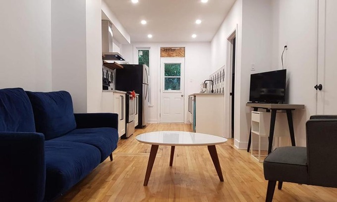 Mile End House | Full Kitchen \ Pet Friendly \ Room B