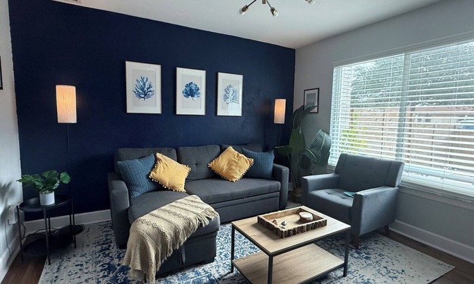 Cape Caneveral Beach Gardens House | Full kitchen|Smart TV|Backyard|A/C-W/D-Parking