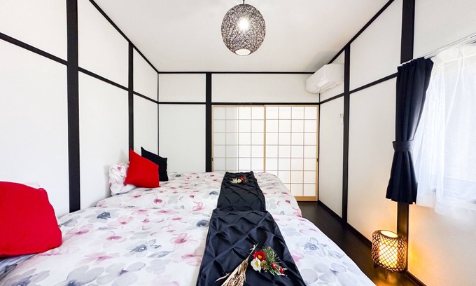 Nishinari House | Full Renovation/tamade Station 4 Min/2ldk/max 8 Persons