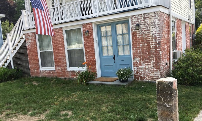 Mystic Apartment | Full Studio Apartment in Historic Downtown Mystic