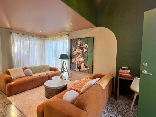 Byron Bay Apartment | Fuller Holidays - Jali, Byron Town Entertainer