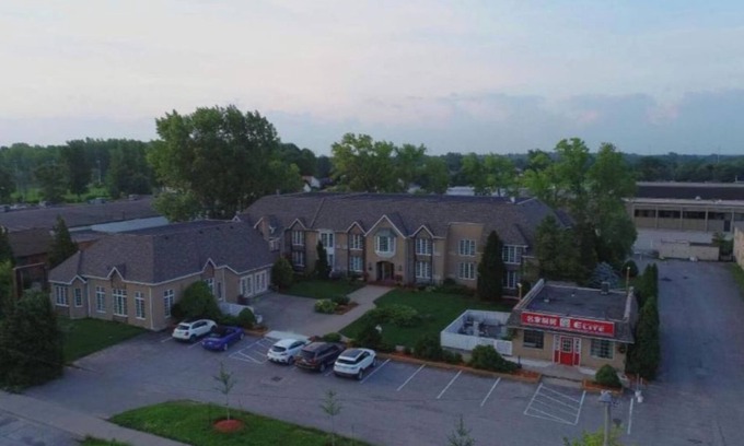 Niagara Falls Hotel | Fullerton Manor Inn