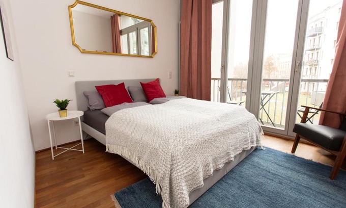 Zentrum-Sued Apartment | FullHouse - Leipzig - M14 Apartments - Balcony - SmartTV