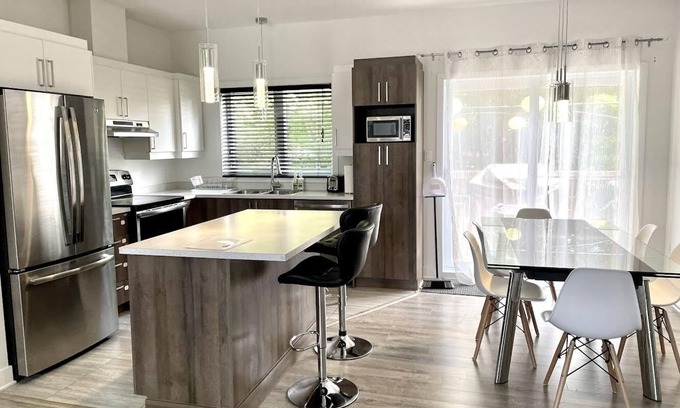 Sainte-Agathe-des-Monts House | Fully Equipped Modern Cottage with Hot Tub in the Heart of the Laurentians