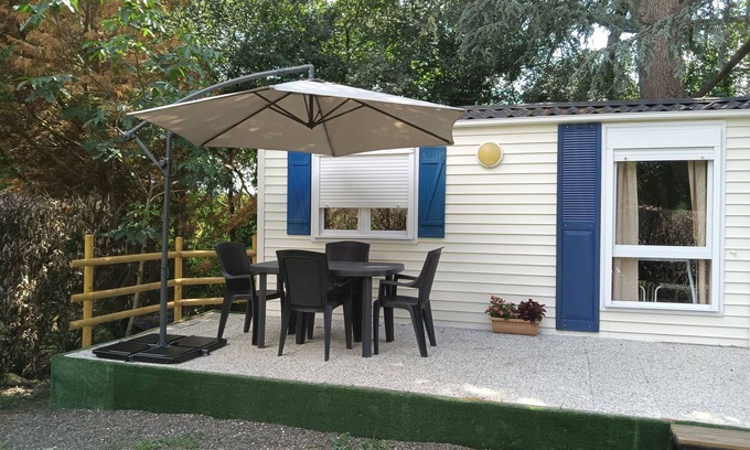 Montestruc-sur-Gers House | Fully equipped and air-conditioned mobile home with private terrace