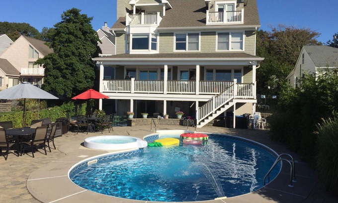 Brick House | Fully equipped, bring only an overnight bag