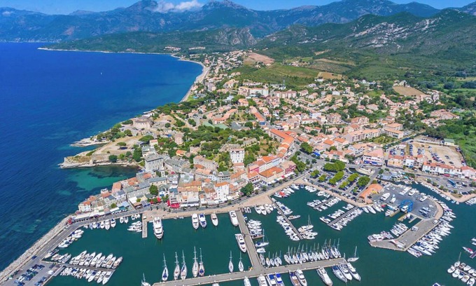 Saint-Florent Apartment | Fully equipped T3 in the center of town 100m from the marina