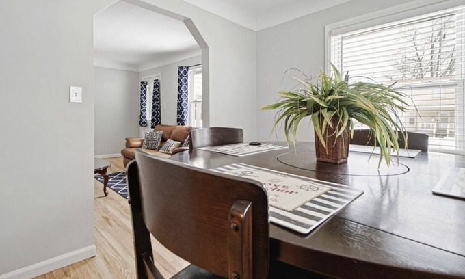 Warren House | Fully equipped with gym, washer/dryer