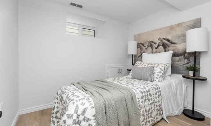 Walkerville House | Fully Furnished 2 bedroom house in Windsor