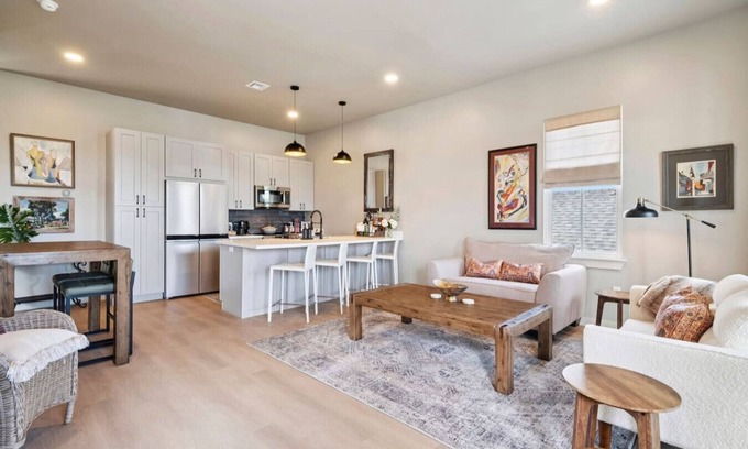 Seventh Ward Apartment | Fully furnished 2nd FL 2bd/2ba charmer in Treme