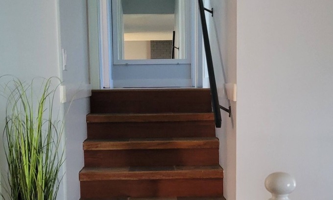 Sicamous House | Fully furnished 4 bedroom, 2 bathroom with single car garage.