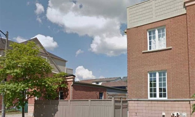 York University Heights House | Fully Furnished Bright and Luxurious Bedroom in North York-1