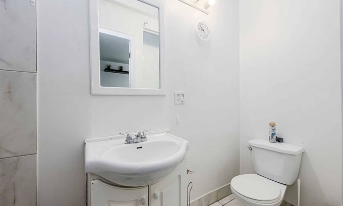 York University Heights House | Fully Furnished Bright and Luxurious Bedroom in North York - 2