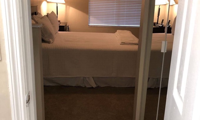 Gainesville Condo | Fully-furnished Condo just minutes from UF