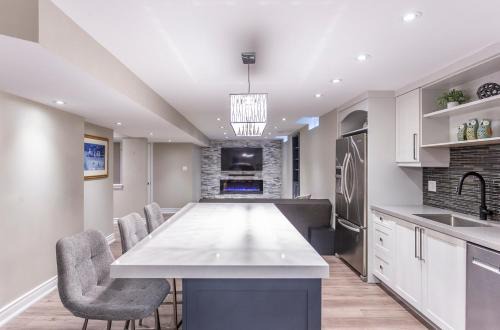 Richmond Hill Apartment | Fully Furnished Guest Suite