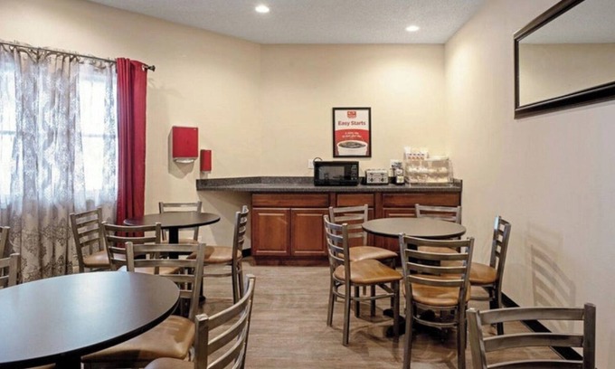Clinton Apartment | Fully Furnished Studio Available + breakfast and cleaning, 1 week min stay