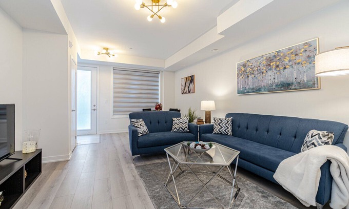 Erin Mills House | Fully Furnished Two Bedroom Home in the Quite Neighborhood