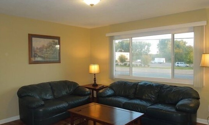 New Hope Apartment | Fully furnshed and supplied apartment with cable, Internet, towels, dishes, more