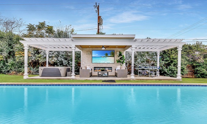Shearer Hills - Ridgeview House | Fully Loaded | Private Pool, Games, Golf Near