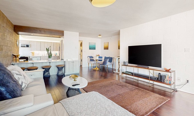 Village of La Jolla Condo | Fully remodeled condo in the village with ocean view balcony - 1 block to ocean