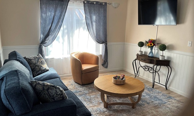 Altamont House | Fully Remodeled Home Near Crater Lake Close To Downtown Just In Time For Fair