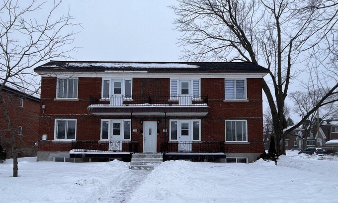 Saint-Laurent Apartment | Fully renovated appartement with free parking