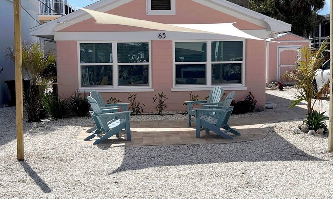 Englewood House | Fully renovated, steps to beach. 2BR/1BA.Dogs welcome! Perfect ratings.