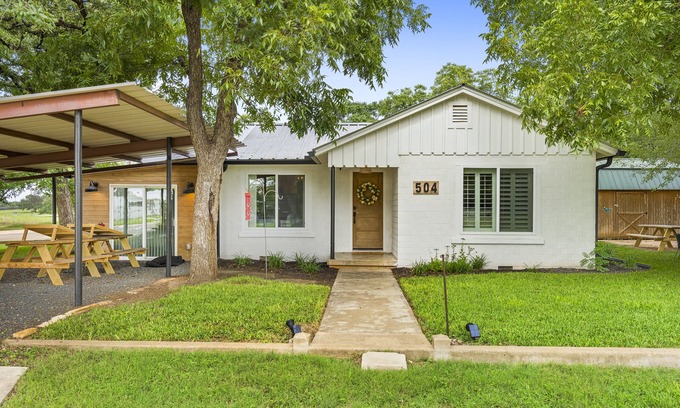 Johnson City House | Fully restored 1960s home, large corner lot, 6 Beds, blocks from town center.