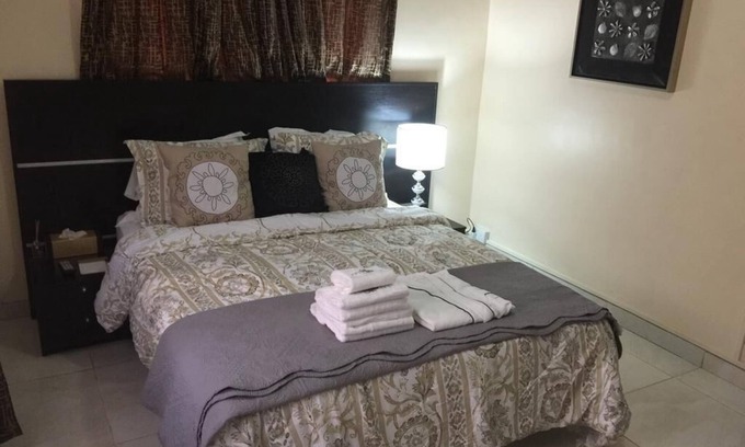 Lekki Phase 1 Condo | Fully Serviced & Furnished 1 Bedroom Apart., Lekki