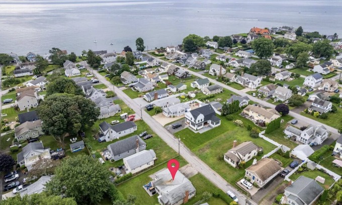Middlesex County House | Fully Updated Cornfield Point Beach House, Old Saybrook, CT
