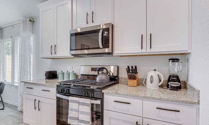 Katy House | Fulshear Home w/Private Backyard & Community Pool
